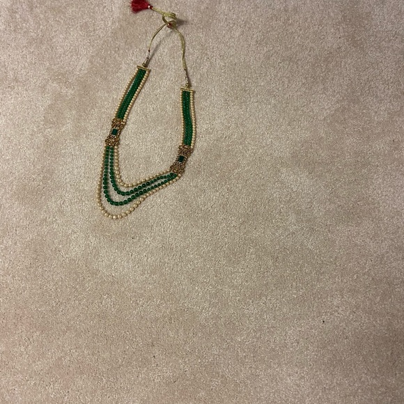 Glamorous gold plated pearl layer necklace - Picture 4 of 5